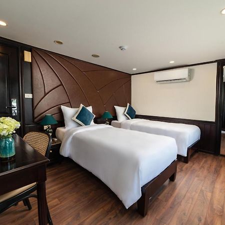 Amanda Cruise Ha Long Bay Hotel Exterior photo